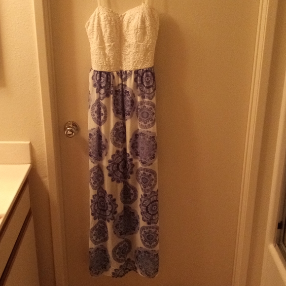 Dress - Picture 1 of 1